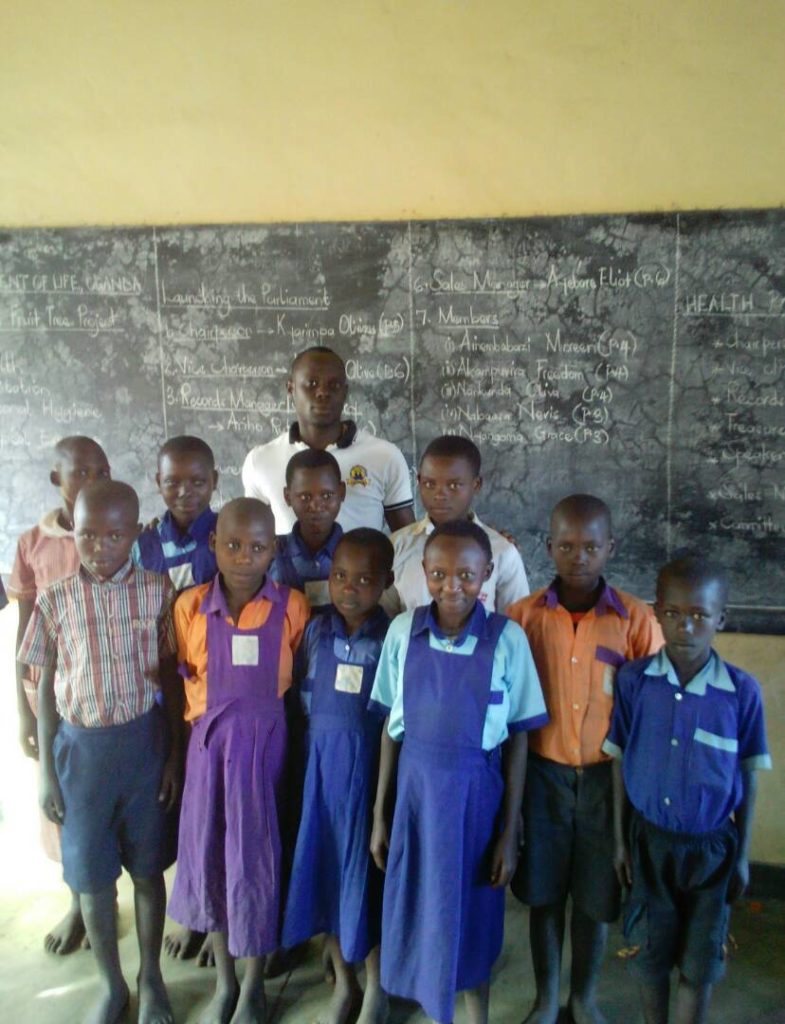 Formation du Parlement de la santé scolaire à l’école primaire Nyakayojo en Ouganda