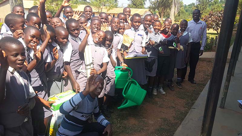 Dernières photos du projet du Parlement de la santé scolaire en Ouganda