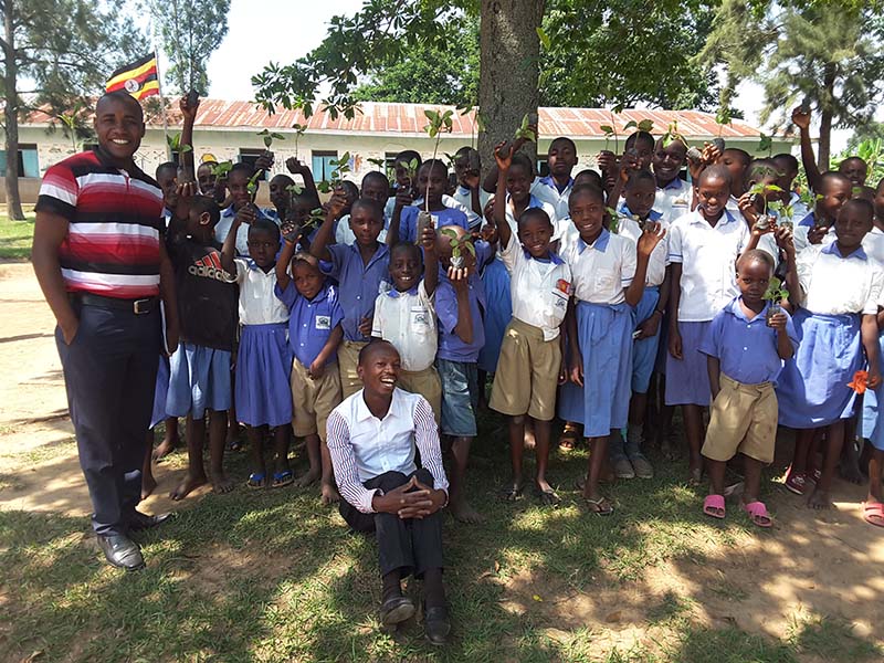 Dernières photos du projet du Parlement de la santé scolaire en Ouganda
